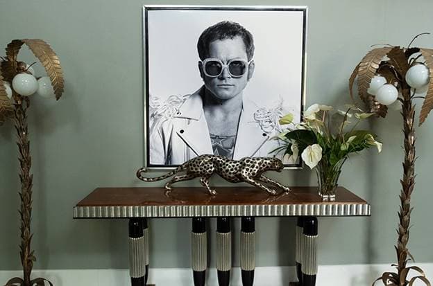ROCKETMAN Set Decor
